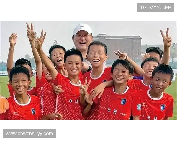 法国足球青训学院开放日，千名小球员接受选拔